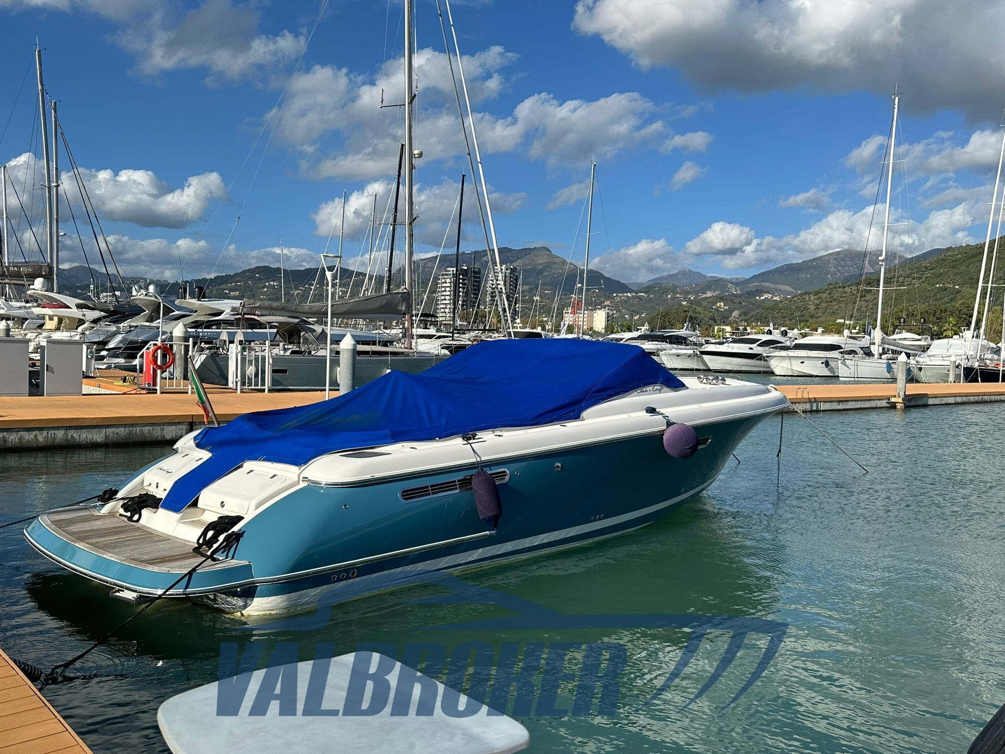 Chris Craft Corsair 36 (20)