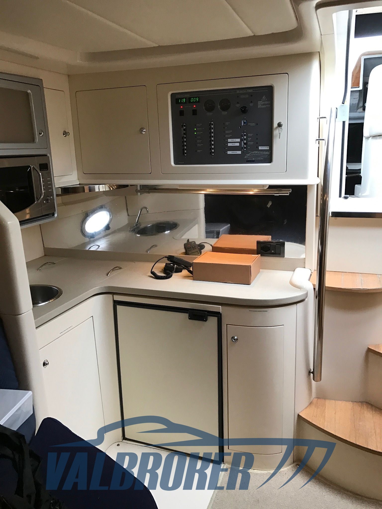 Sessa c 35 2006 interni (5)