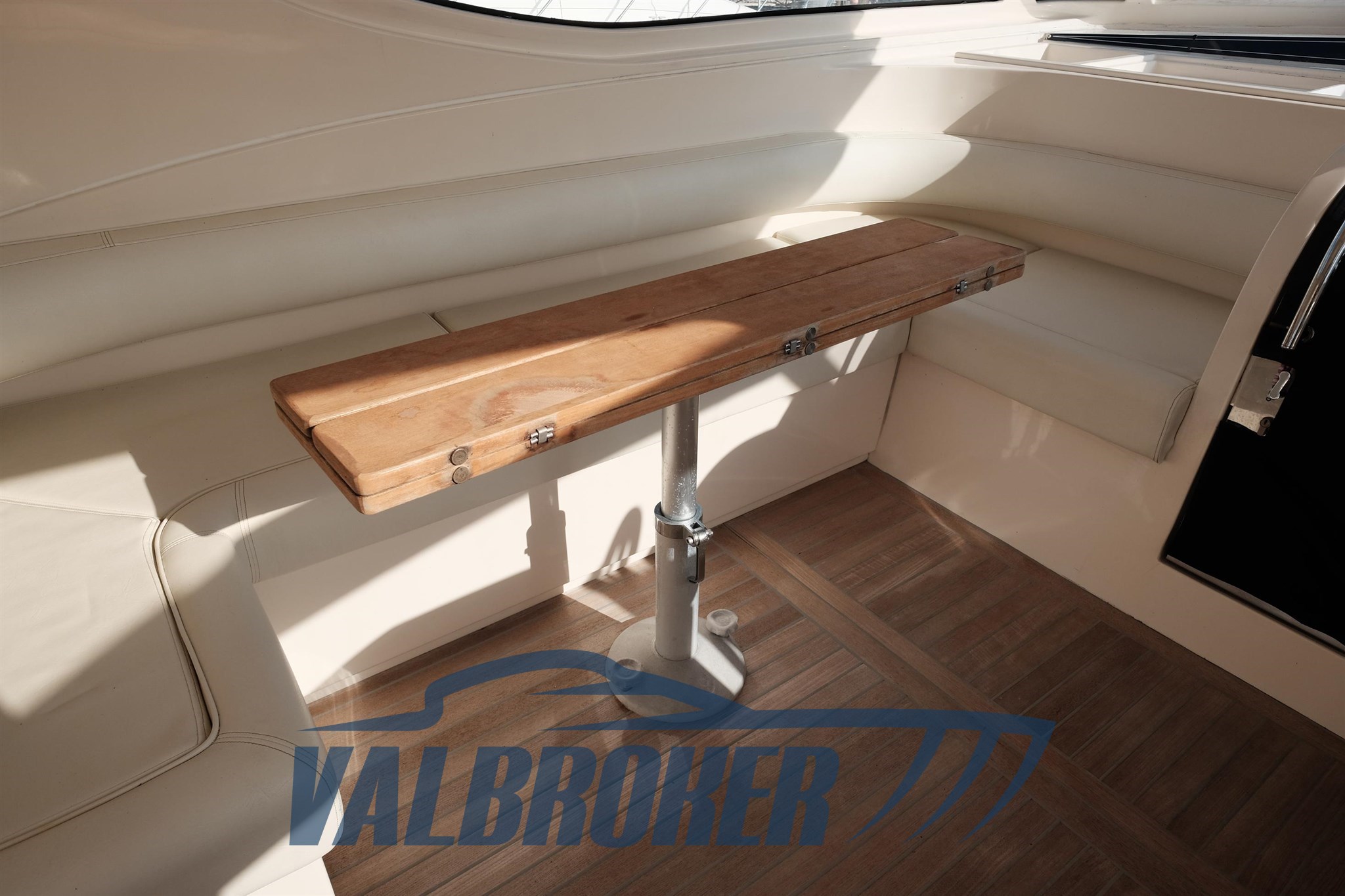 Cayman 43 esterni foto 2024 valbroker (26)