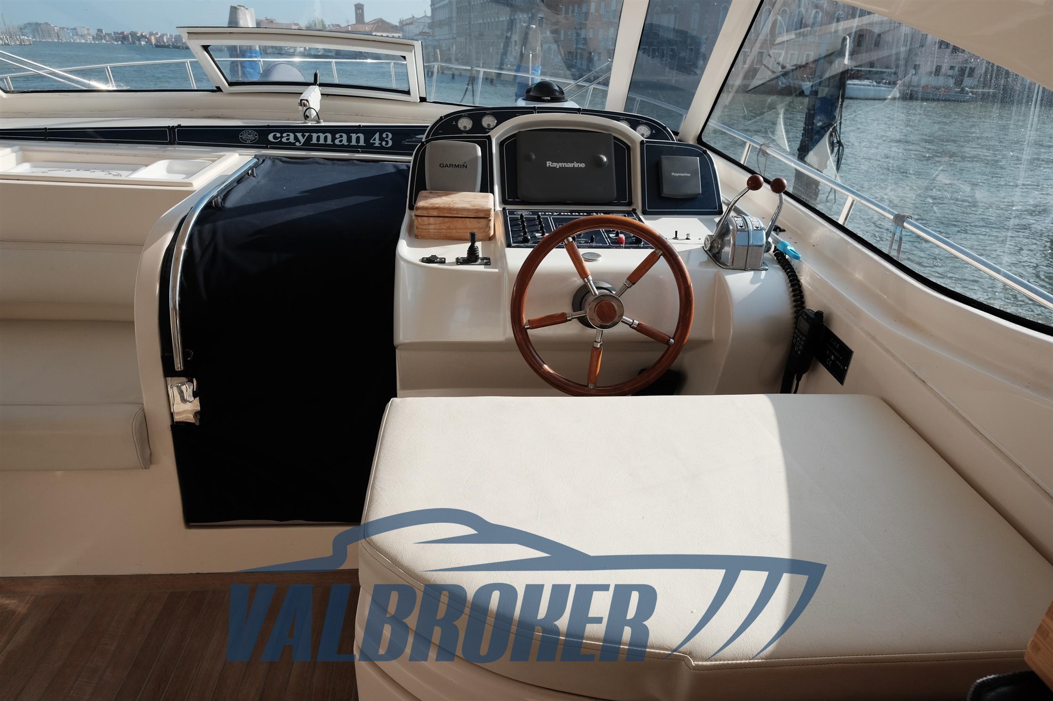 Cayman 43 esterni foto 2024 valbroker (22)