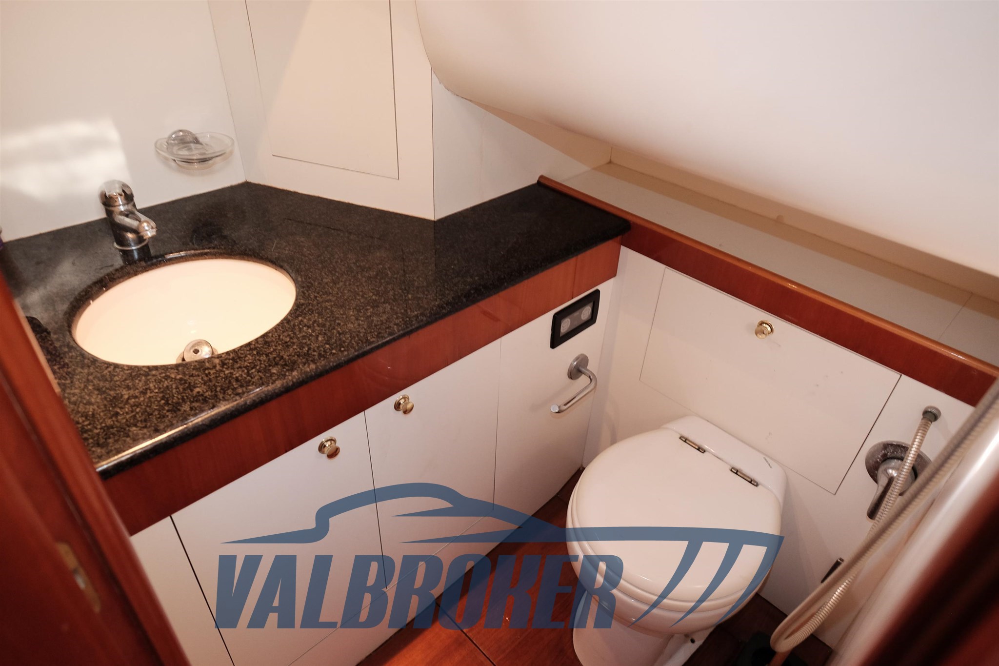 Cayman 43 interni foto 2024 valbroker(15)