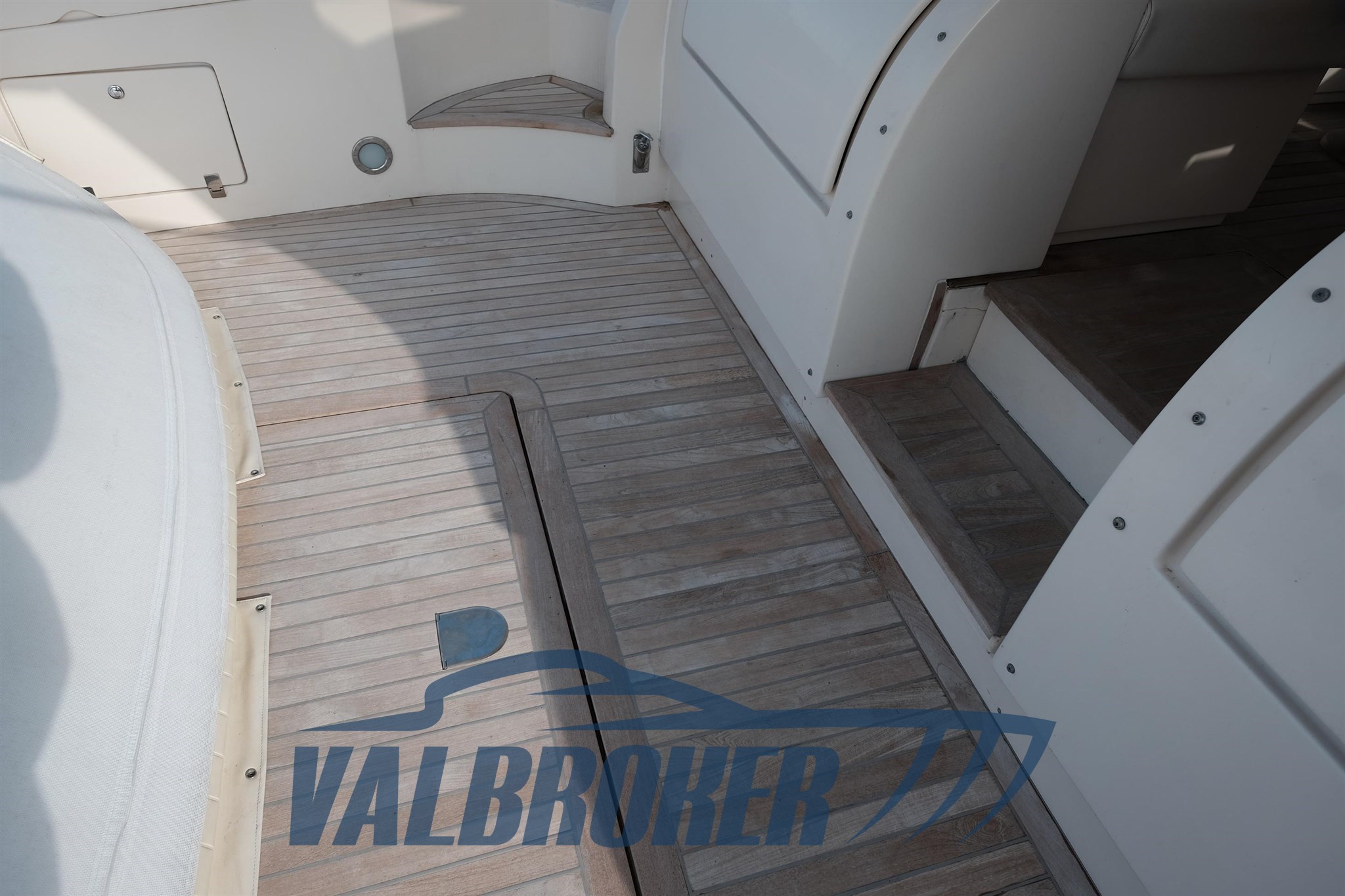 Cayman 43 esterni foto 2024 valbroker (10)