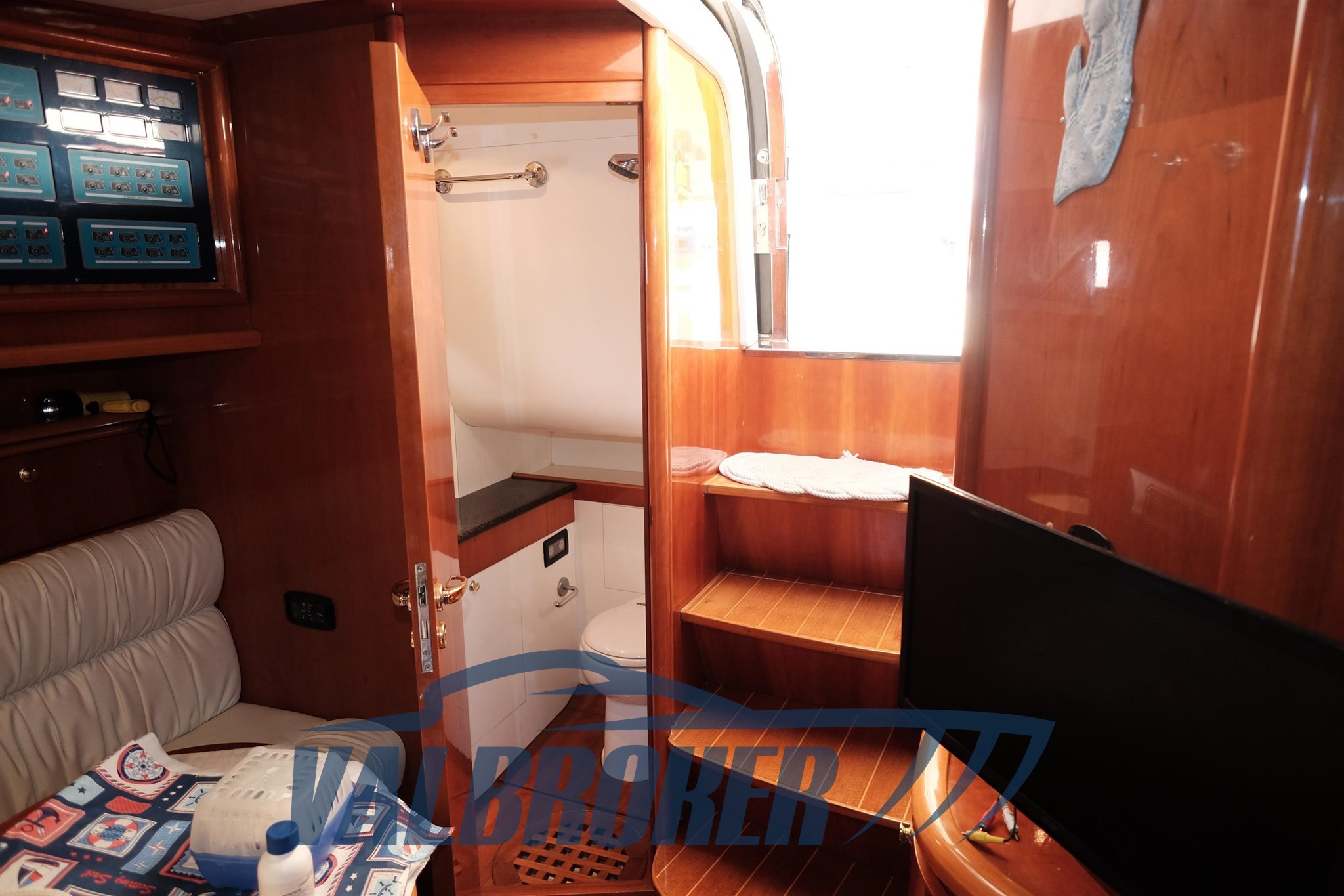 Cayman 43 interni foto 2024 valbroker(19)