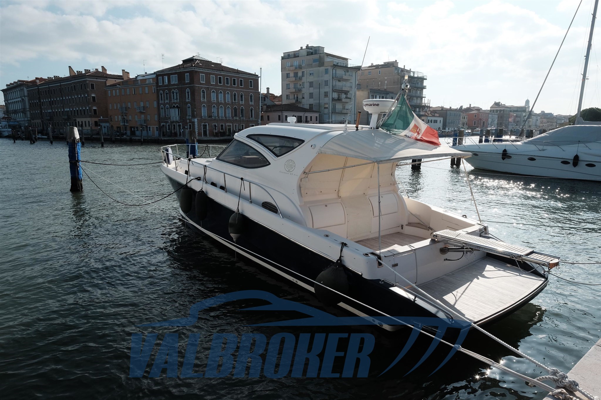 Cayman 43 esterni foto 2024 valbroker (7)