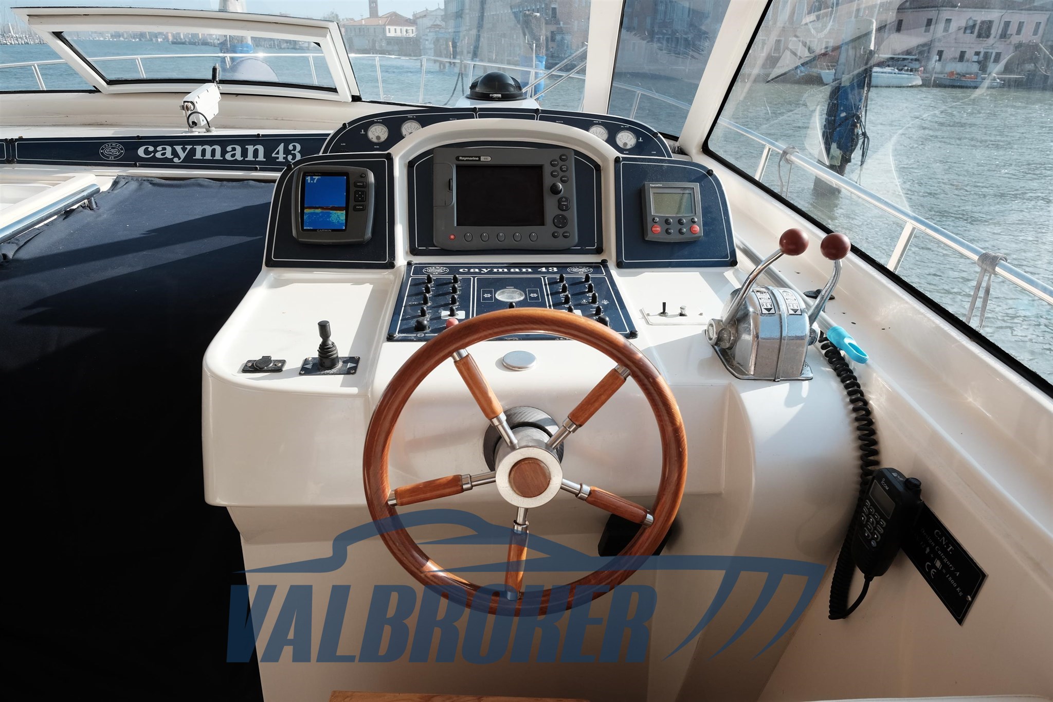 Cayman 43 esterni foto 2024 valbroker (31)