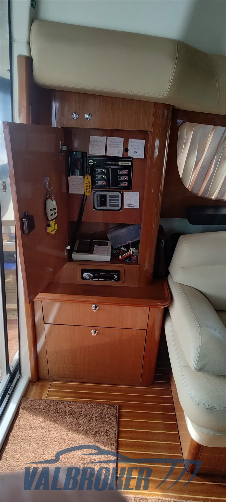 Prestige 42 fly interni (26)