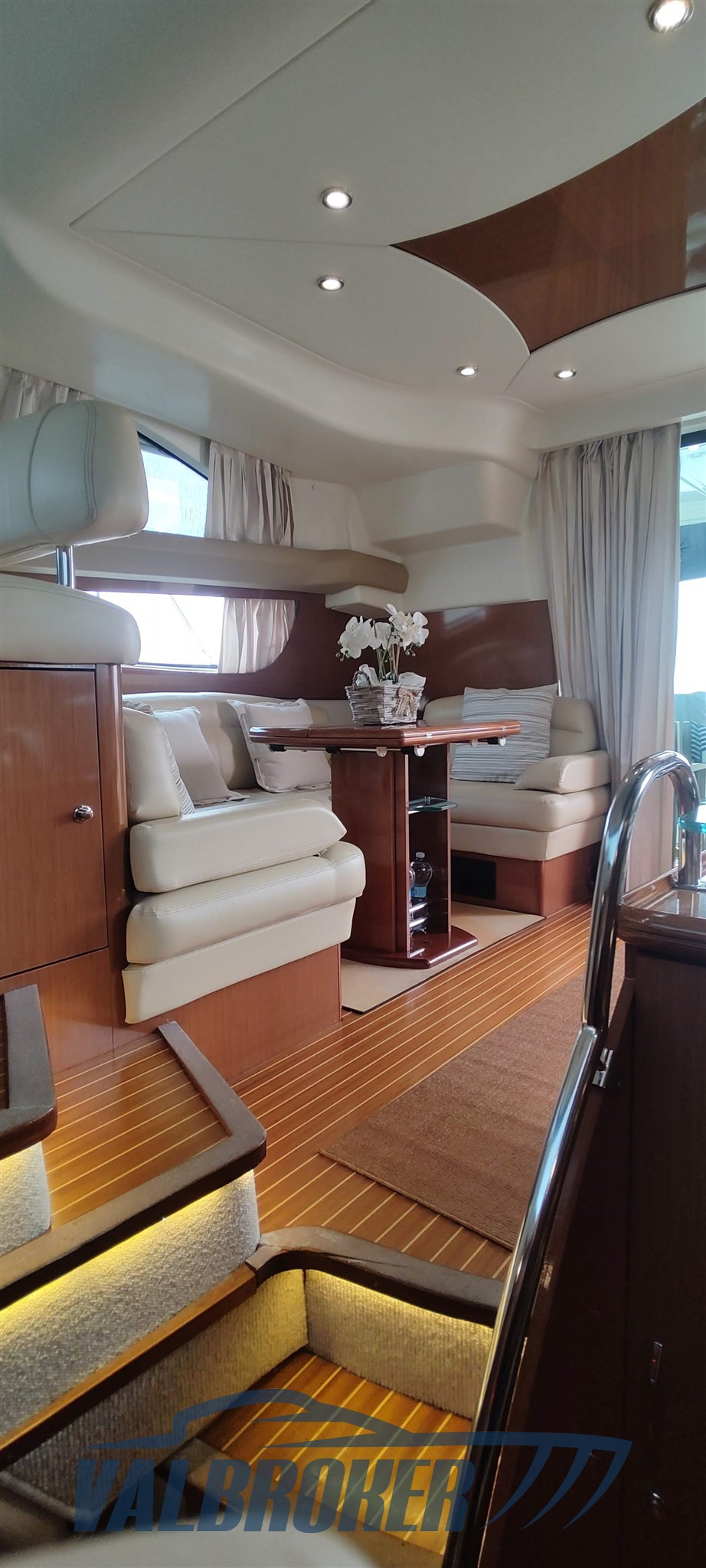 Prestige 42 fly interni (18)