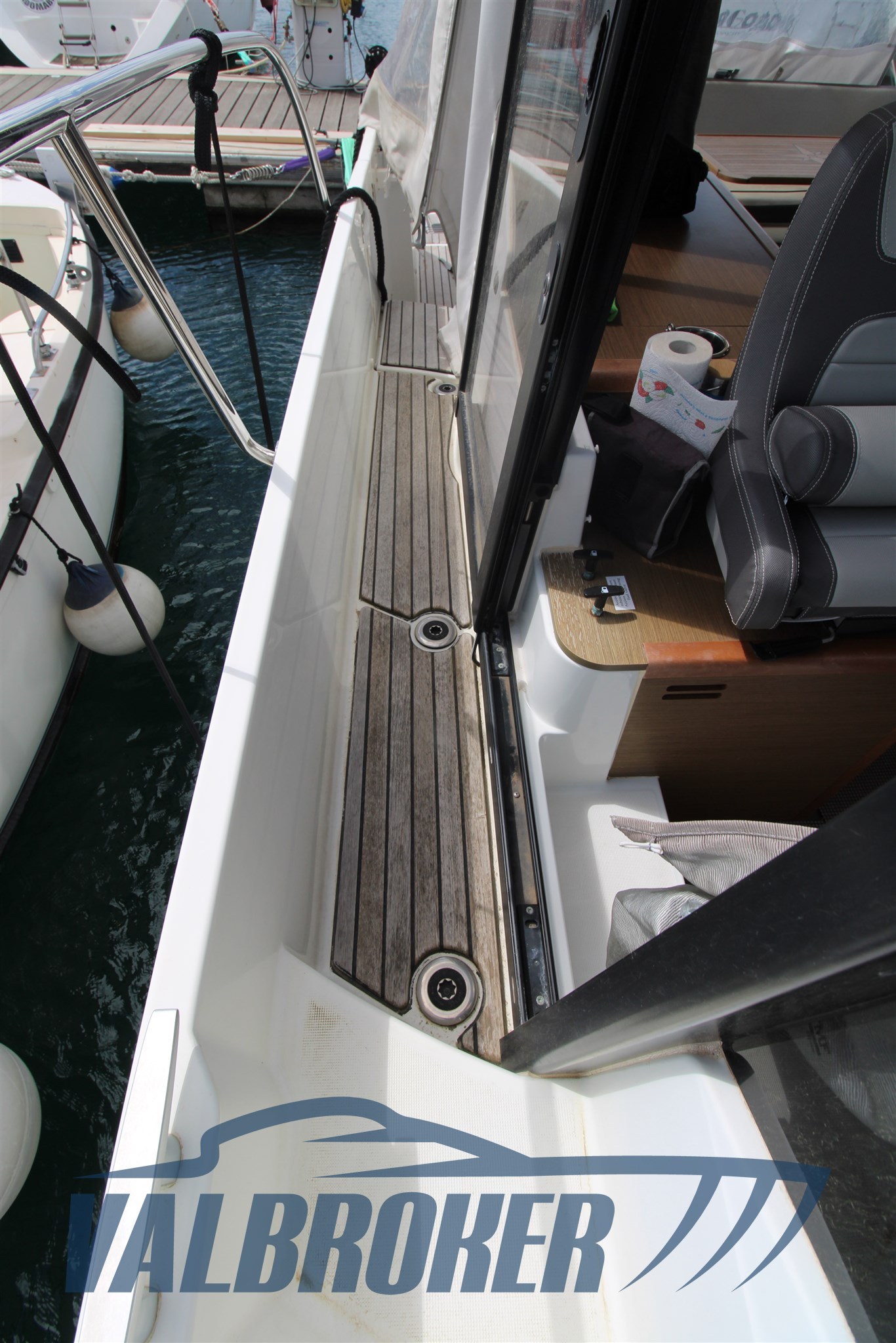 Jeanneau mf 895 (45)