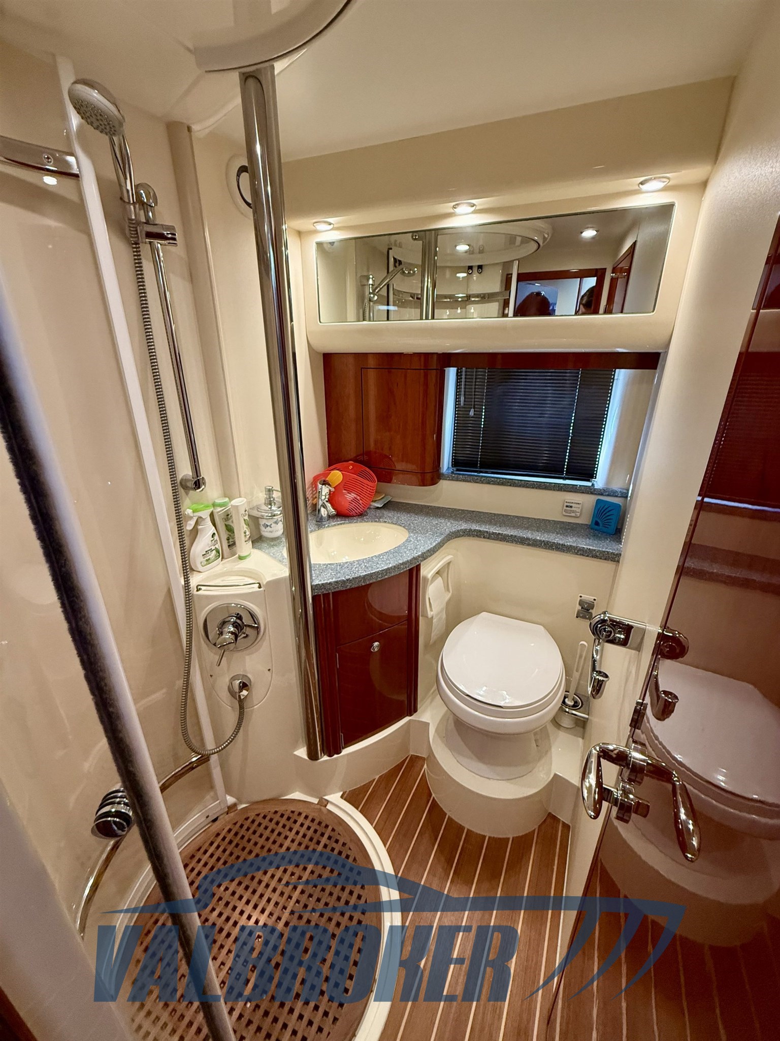 Fairline Phantom 40 Liguria (17)