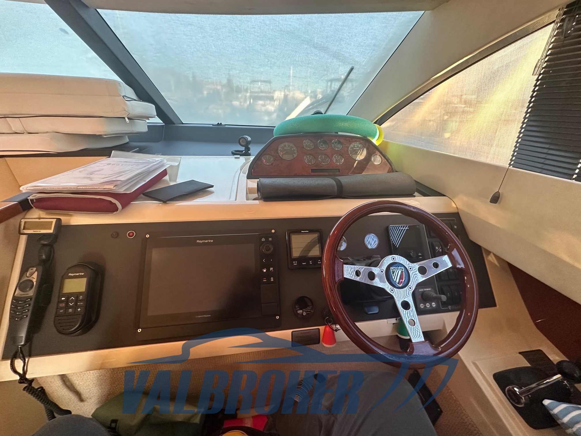 Fairline Phantom 40 interni (1)