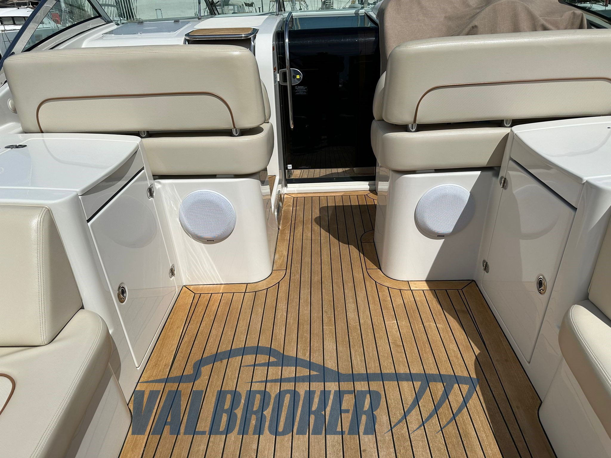 Chris Craft Corsair 36 (17)