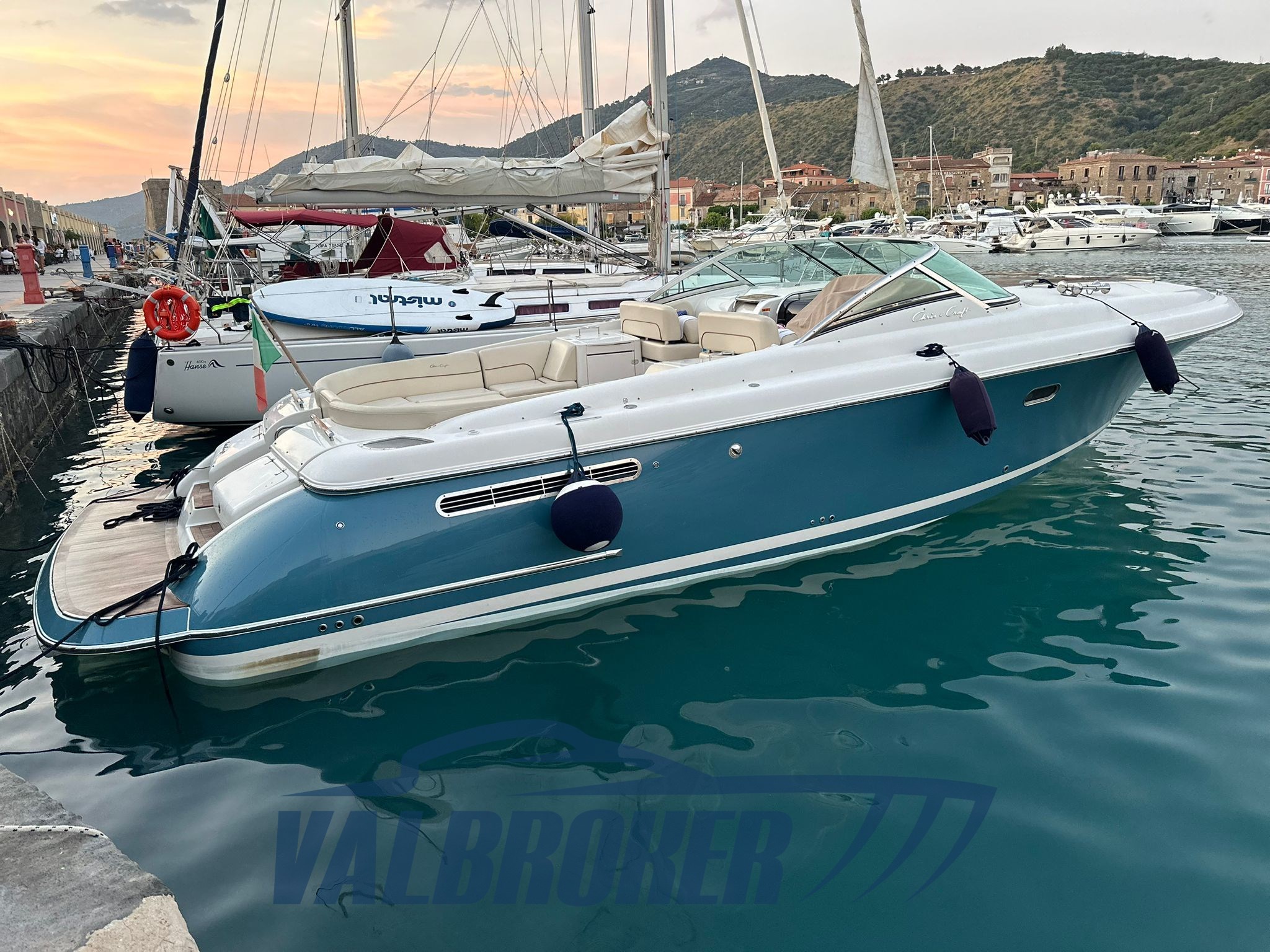 Chris Craft Corsair 36 (6)