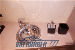 Invictus 280 GT Valbroker (105)