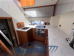 Sunseeker Predator 57 2018 (13)