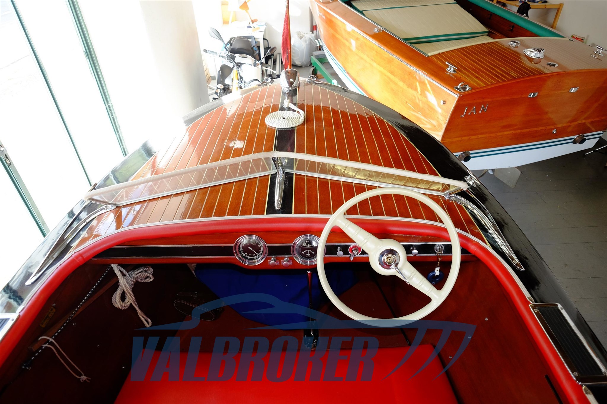 Chris Craft 41)