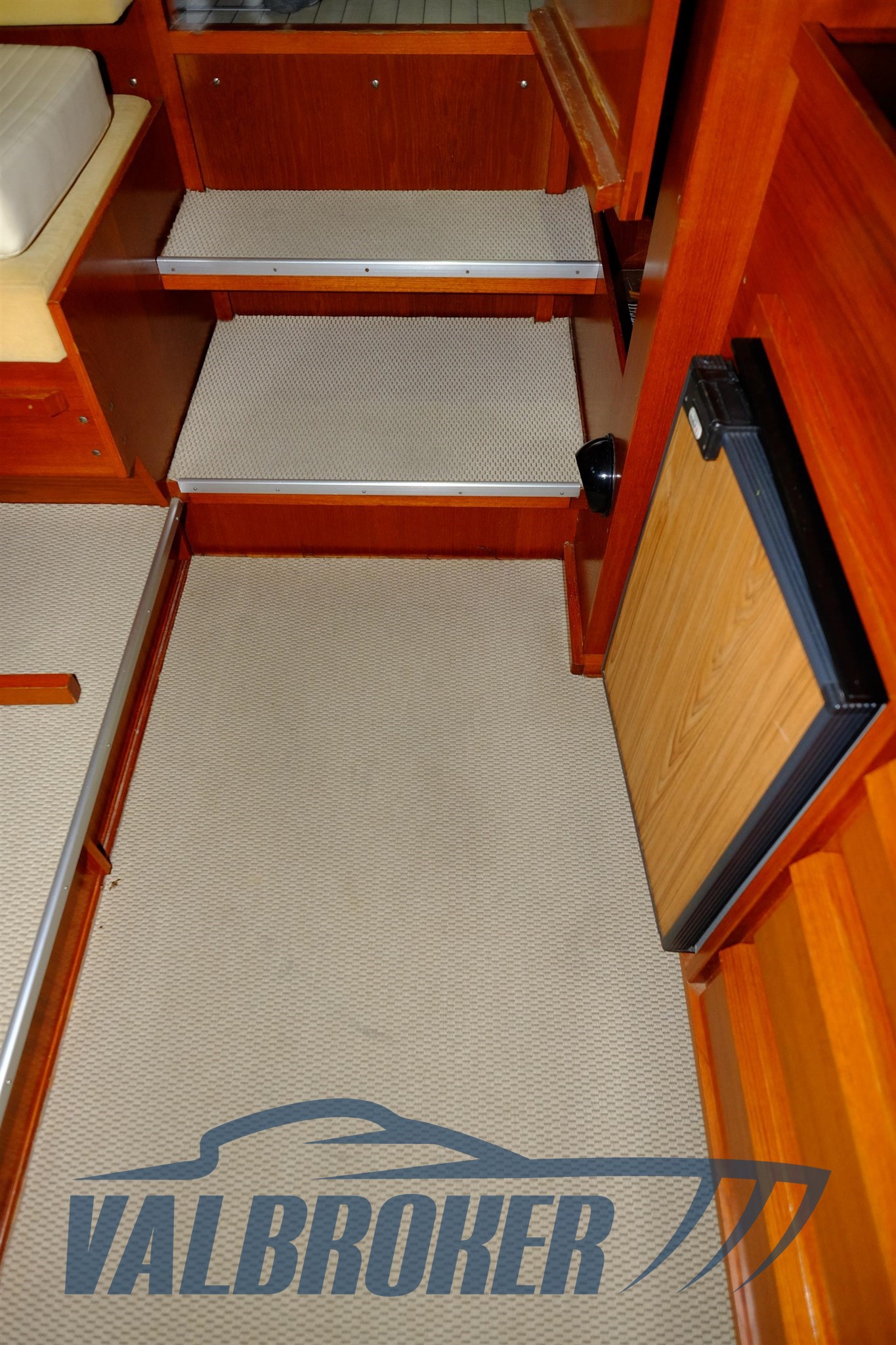 Fjord 32 Cabin Valbroker (36)