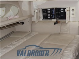 Sea Ray 330 Amberjack Valbroker (21)