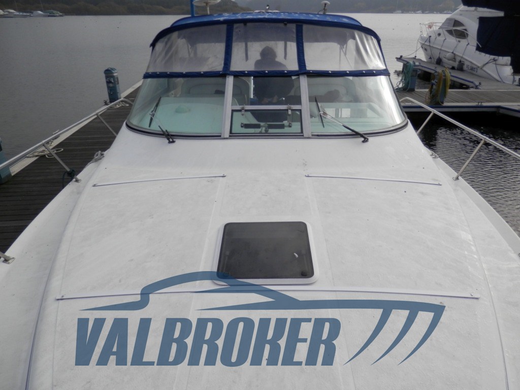 Sea Ray 330 Amberjack Valbroker (8)