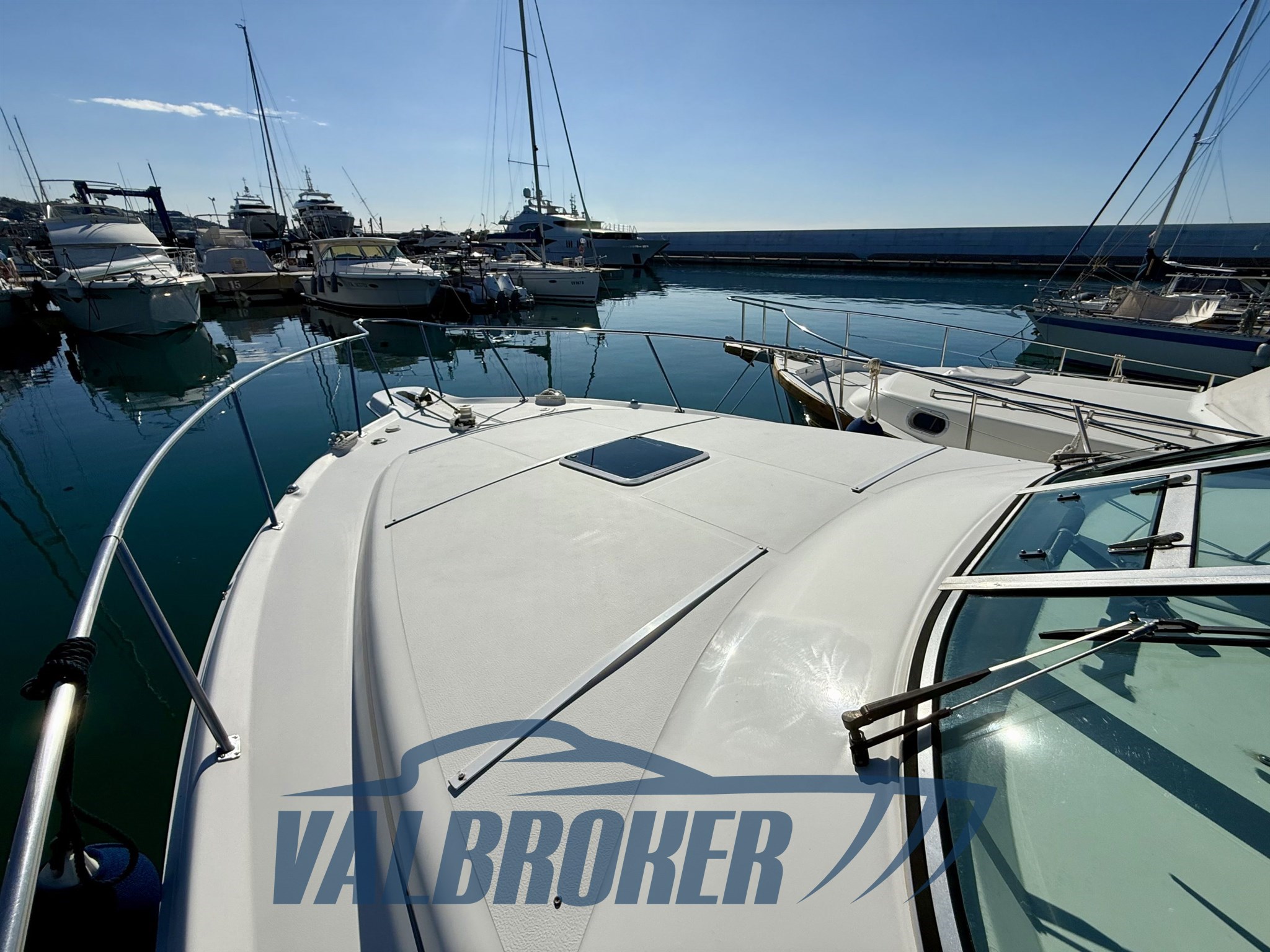 Sea ray 330 Amberjack Valbroker (24)