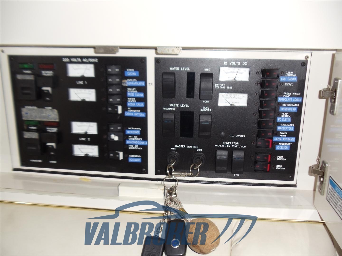 Sea Ray 330 Amberjack Valbroker (28)