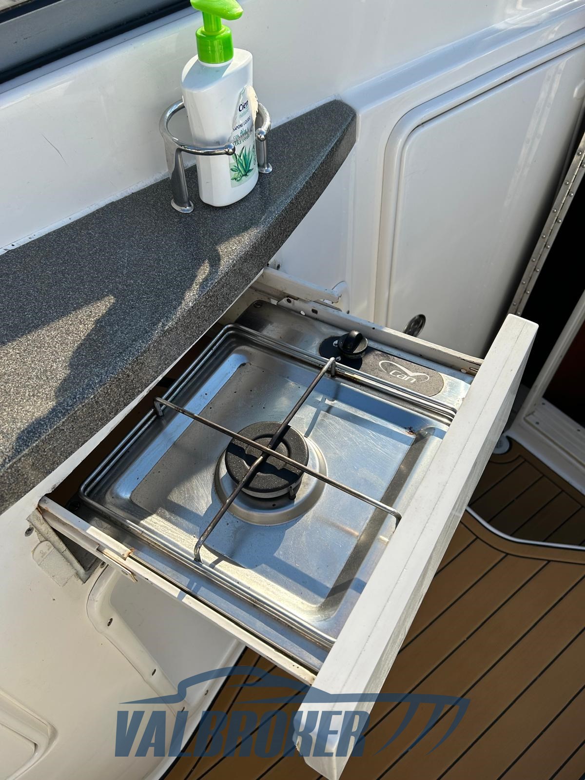 Regal 2665 2008 (18)