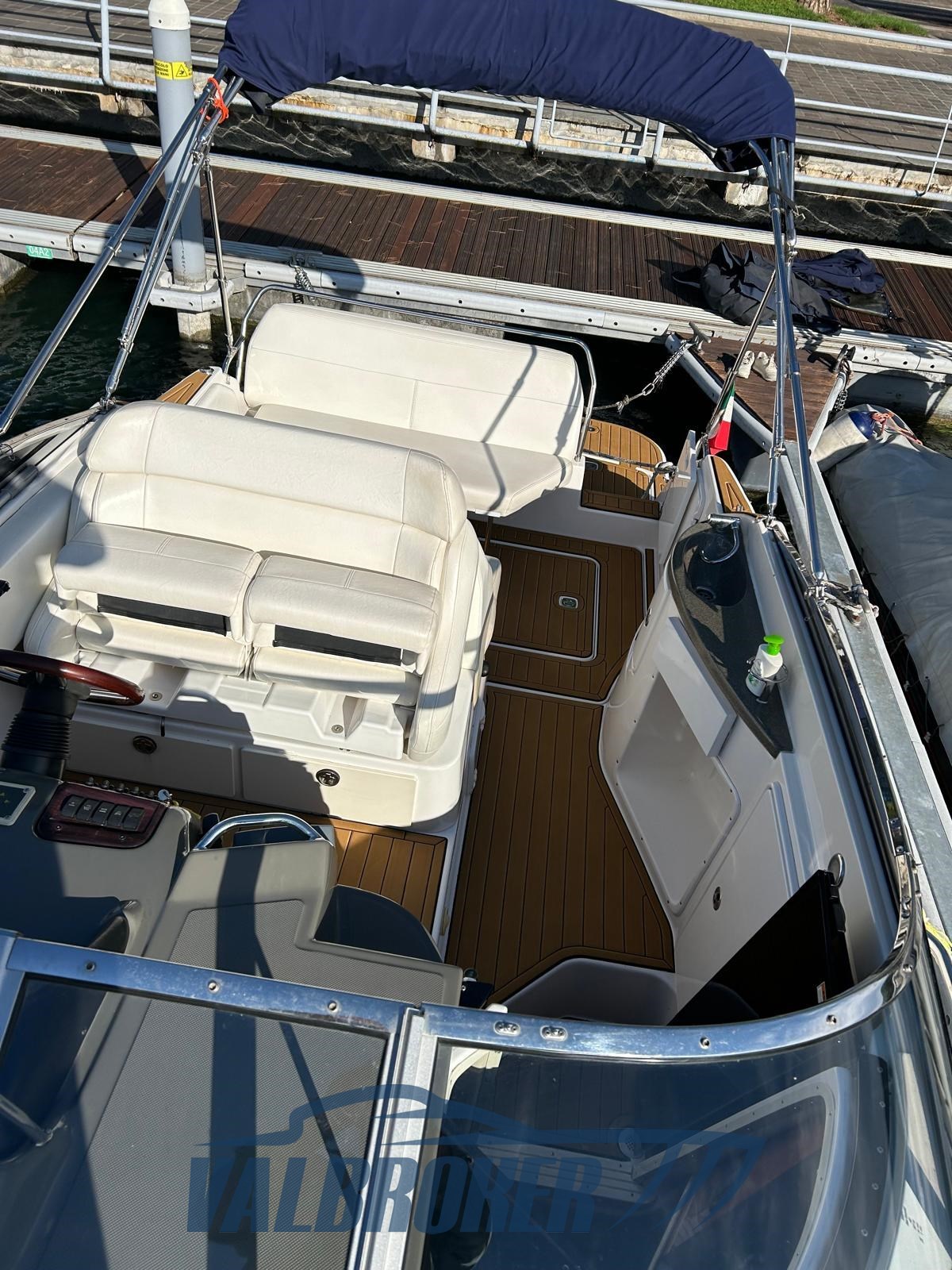 Regal 2665 2008 (11)