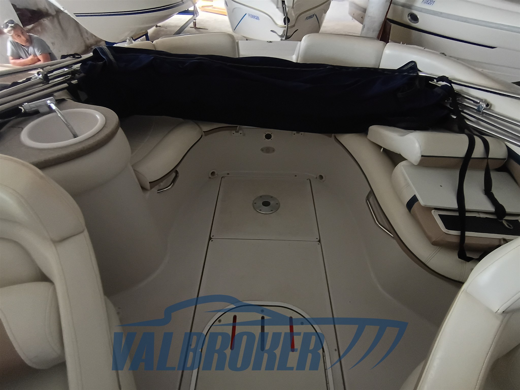 Four Winns 255 Sundowner (18)