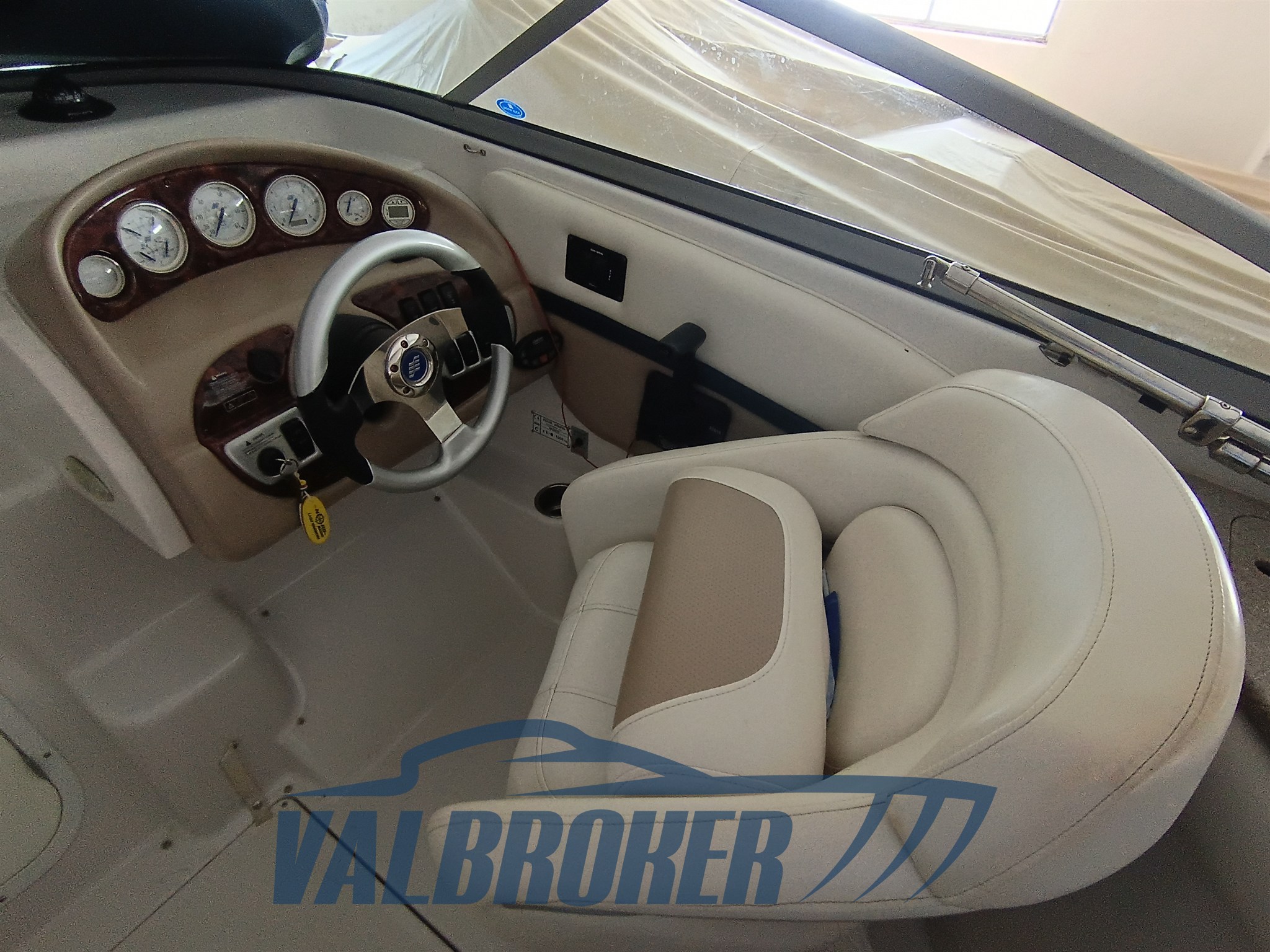 Four Winns 255 Sundowner (11)