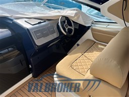 Sealine S 34 model year 2004 (13)