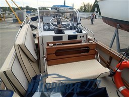 Boston Whaler 22 (14)