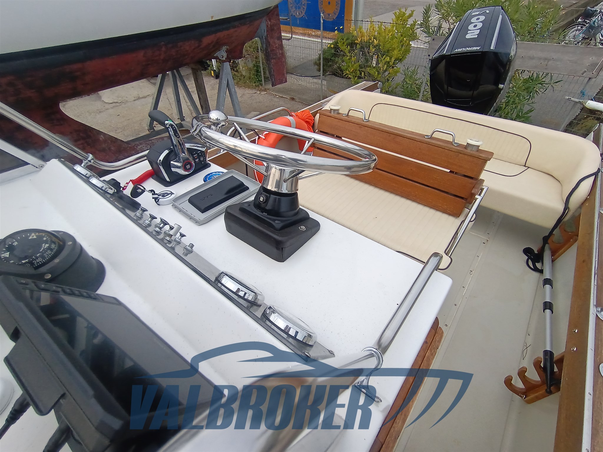 Boston Whaler 22 (30)