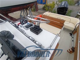 Boston Whaler 22 (30)