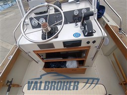 Boston Whaler 22 (38)