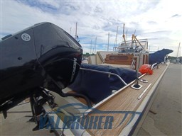 Boston Whaler 22 (5)