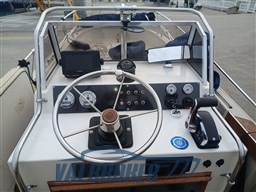 Boston Whaler 22 (18)