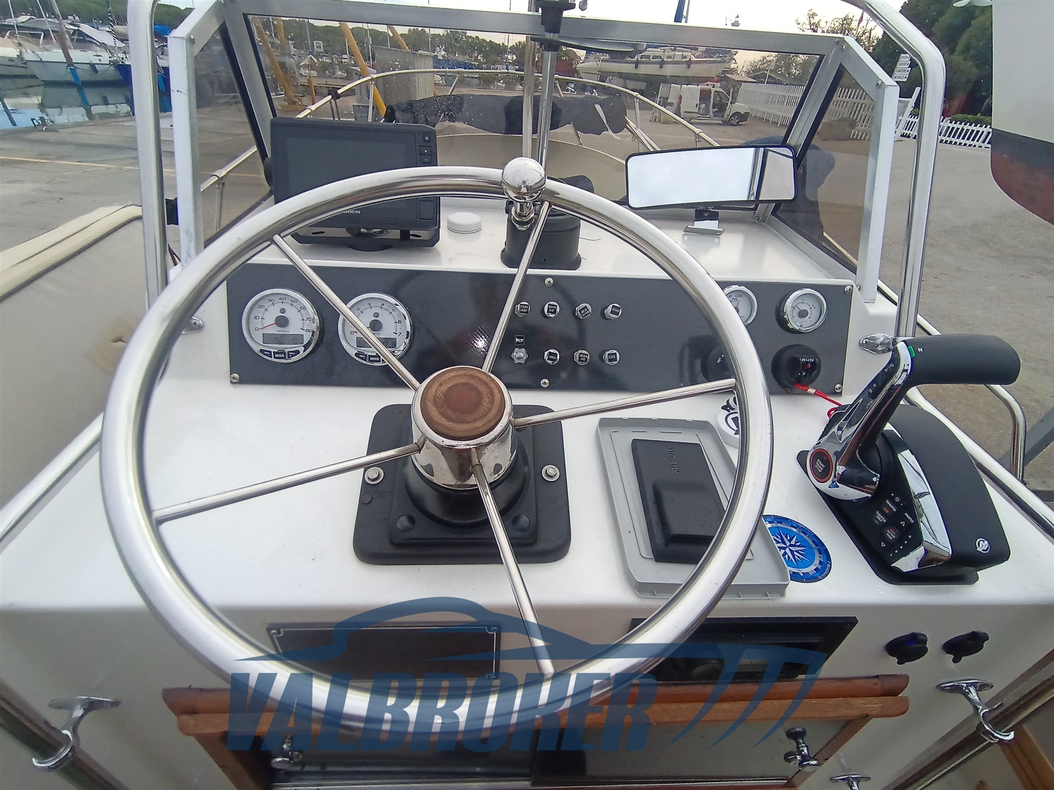 Boston Whaler 22 (22)