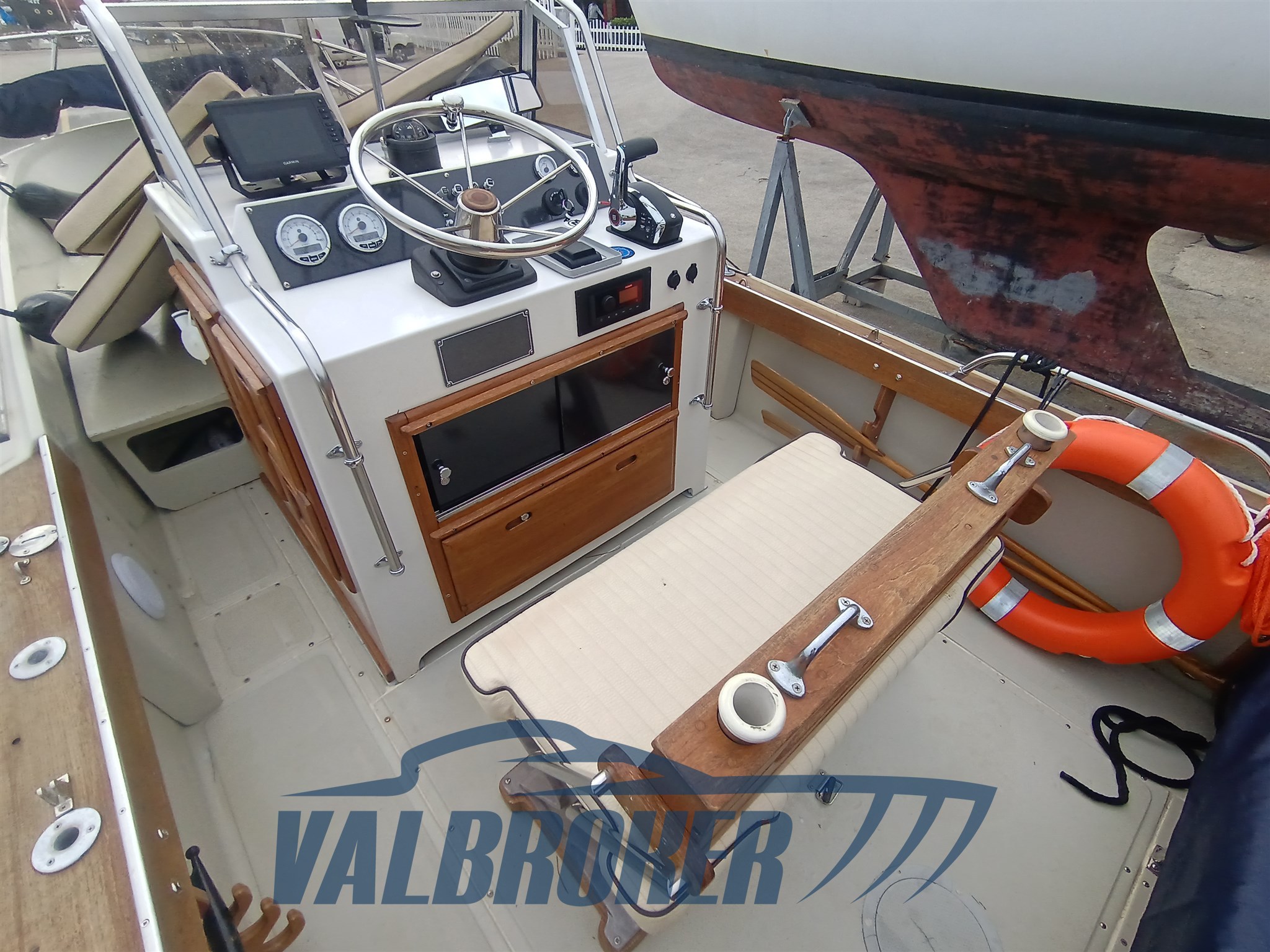 Boston Whaler 22 (26)