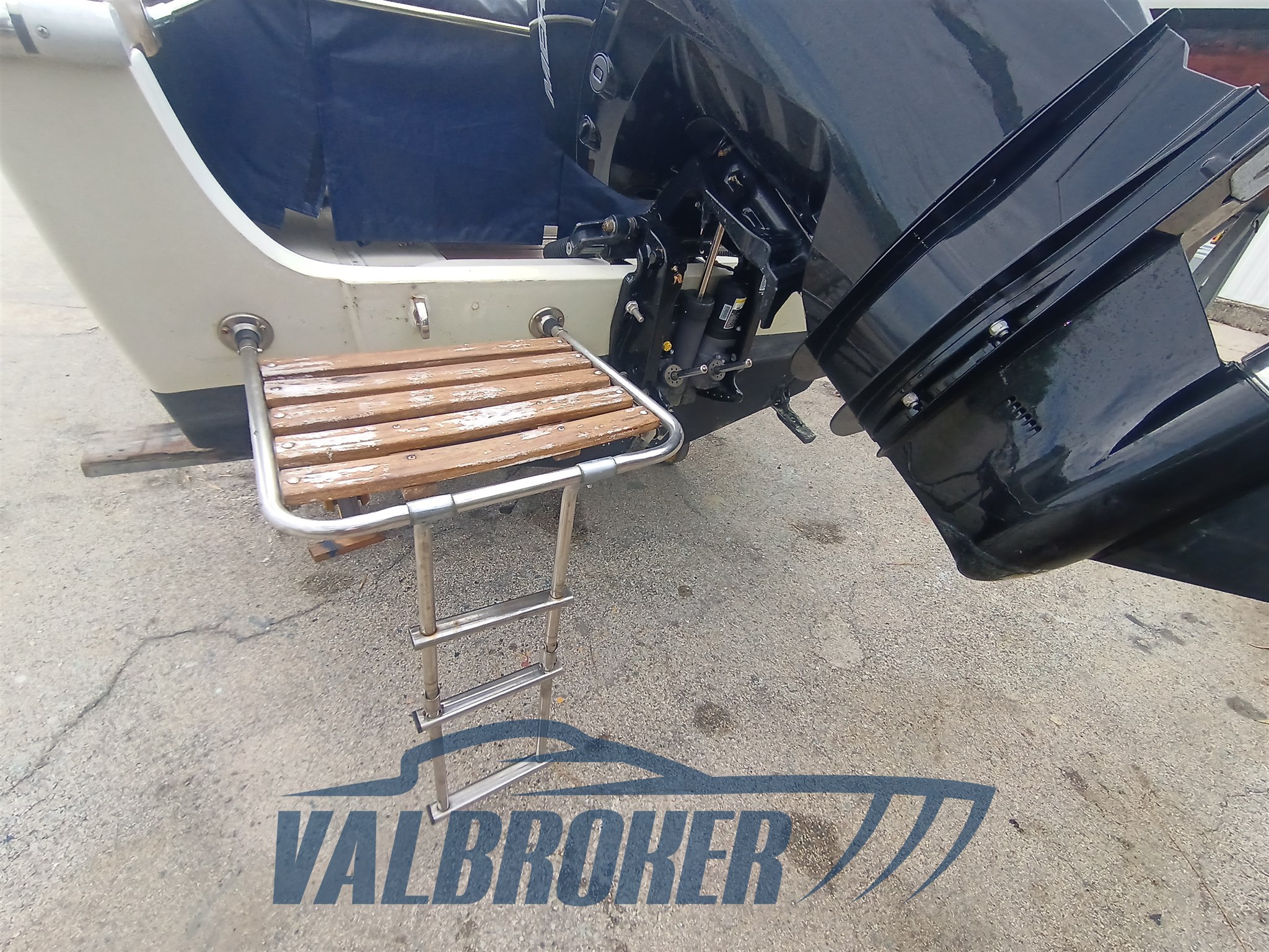 Boston Whaler 22 (12)