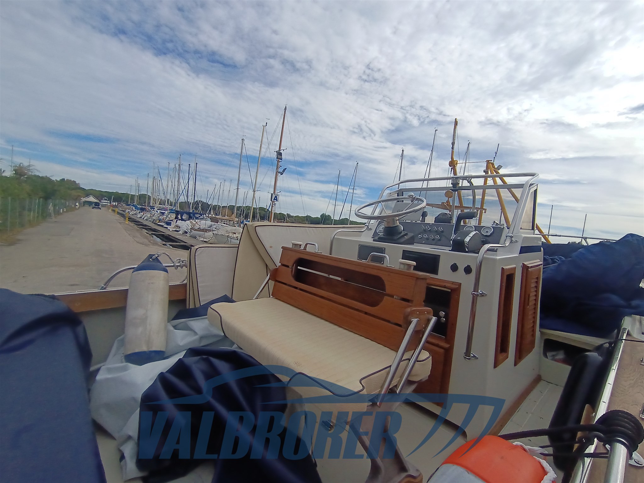 Boston Whaler 22 (7)