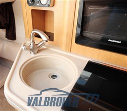 Sea Ray 255 Sundancer (43)