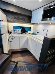 Beneteu Gran Turismo 45 2024 (13)