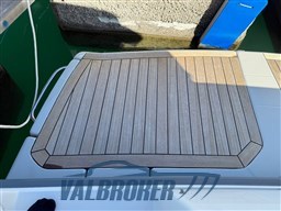 Cranchi Zaffiro 32 (1)