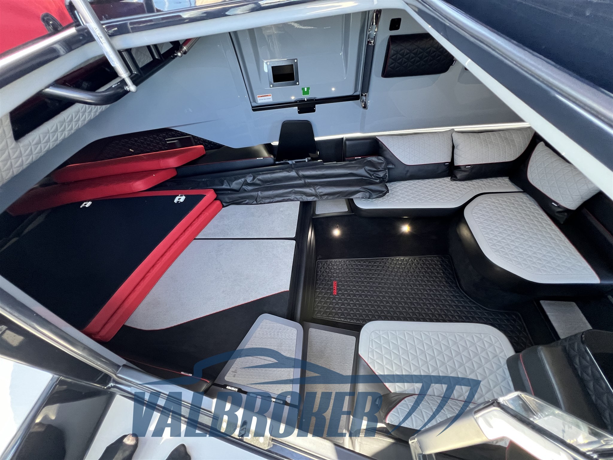 Axopar Brabus 900 pictures 2026 (15)