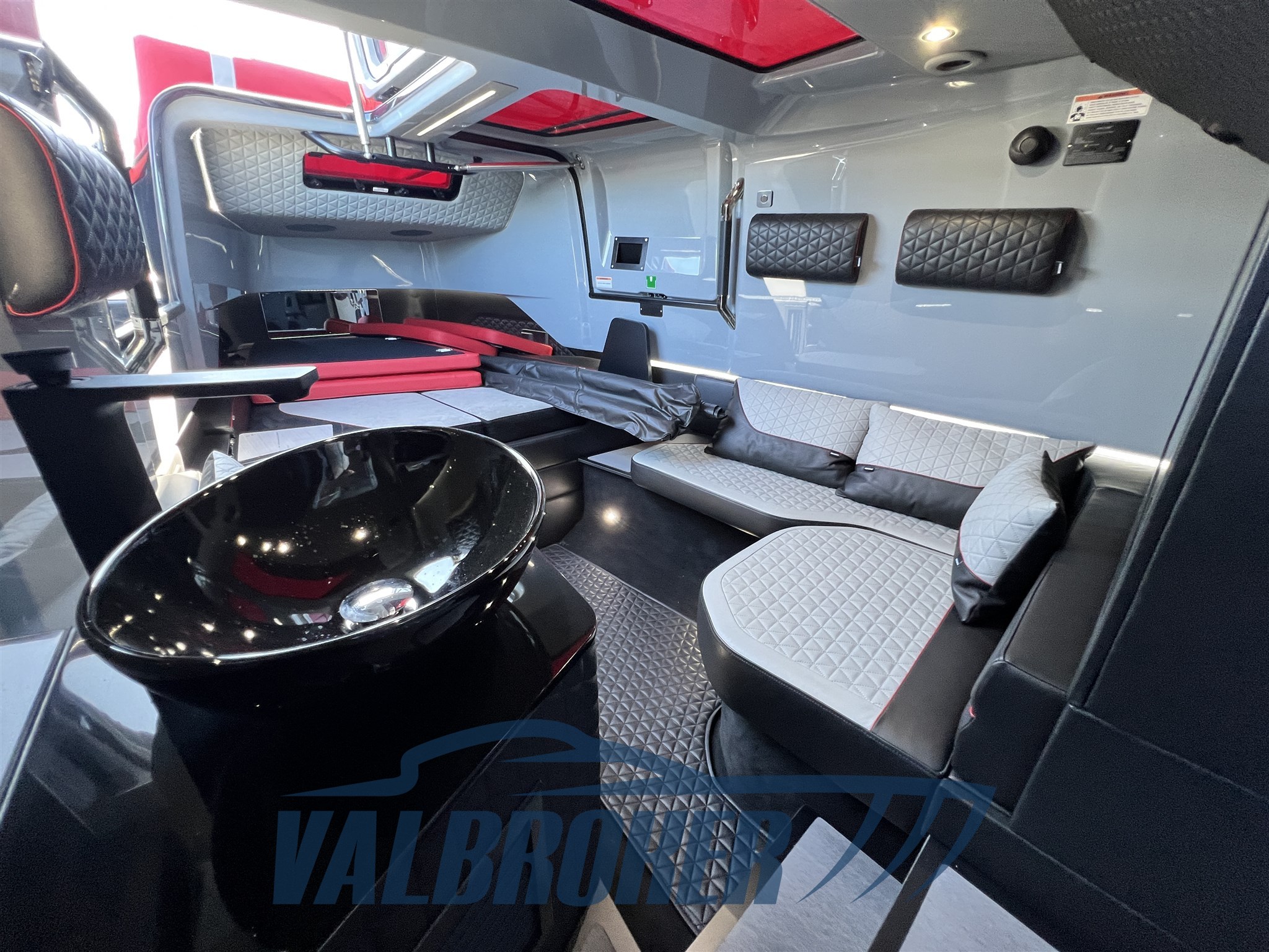 Axopar Brabus 900 pictures 2026 (46)