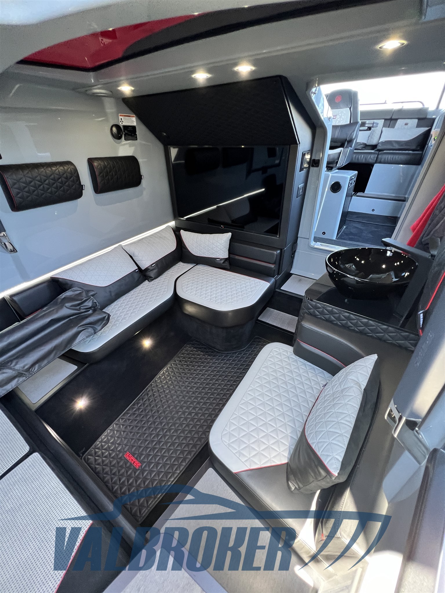 Axopar Brabus 900 pictures 2026 (17)