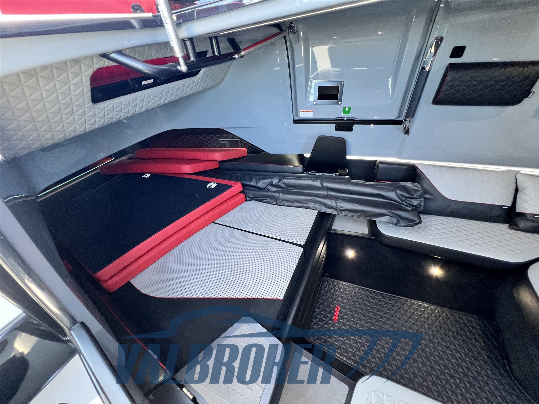 Axopar Brabus 900 pictures 2026 (16)