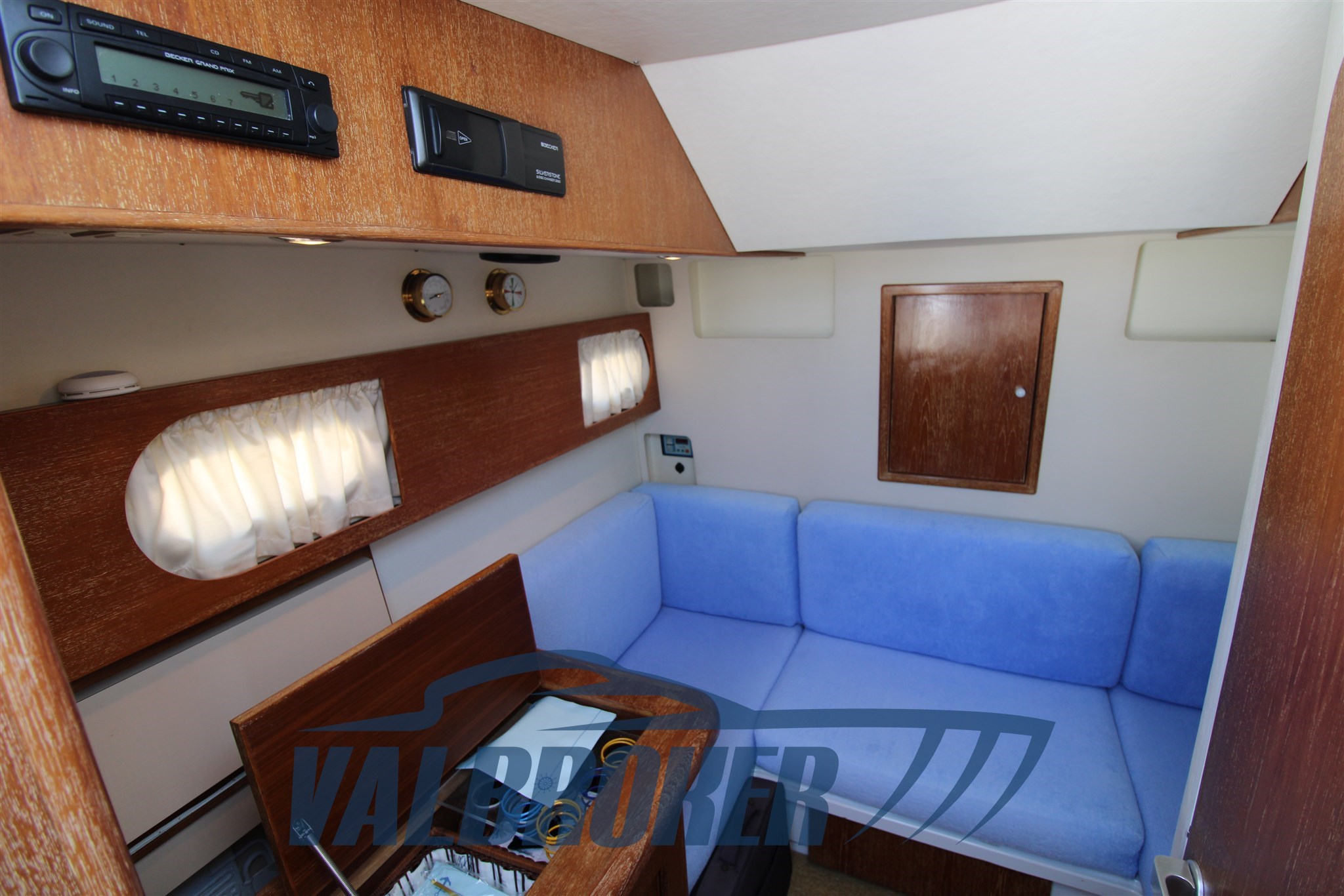 Technoyacht puma 2000 interni (2)