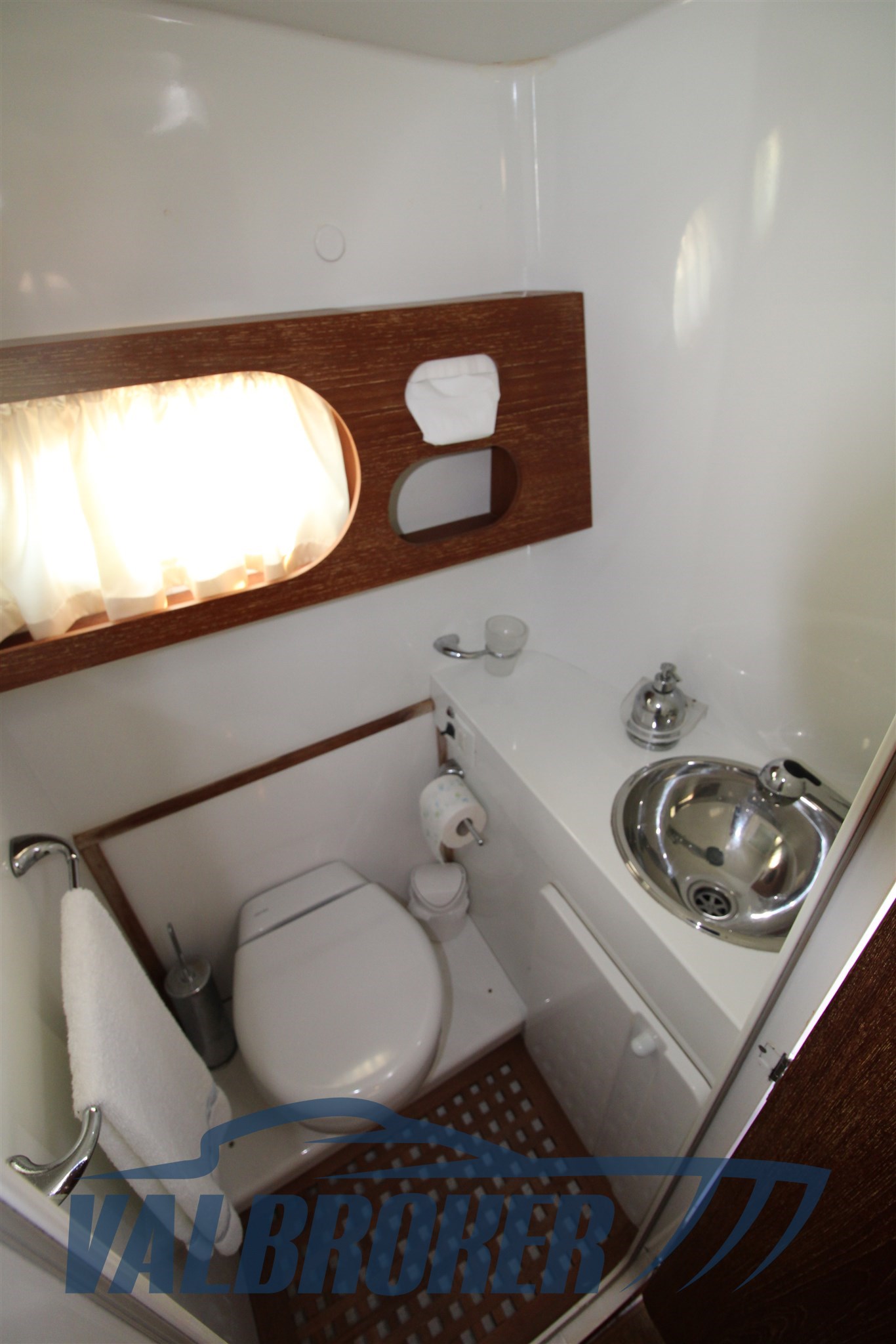 Technoyacht puma 2000 interni (1)