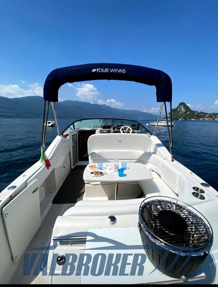 Four Winns 268 Vista Valbroker (19)