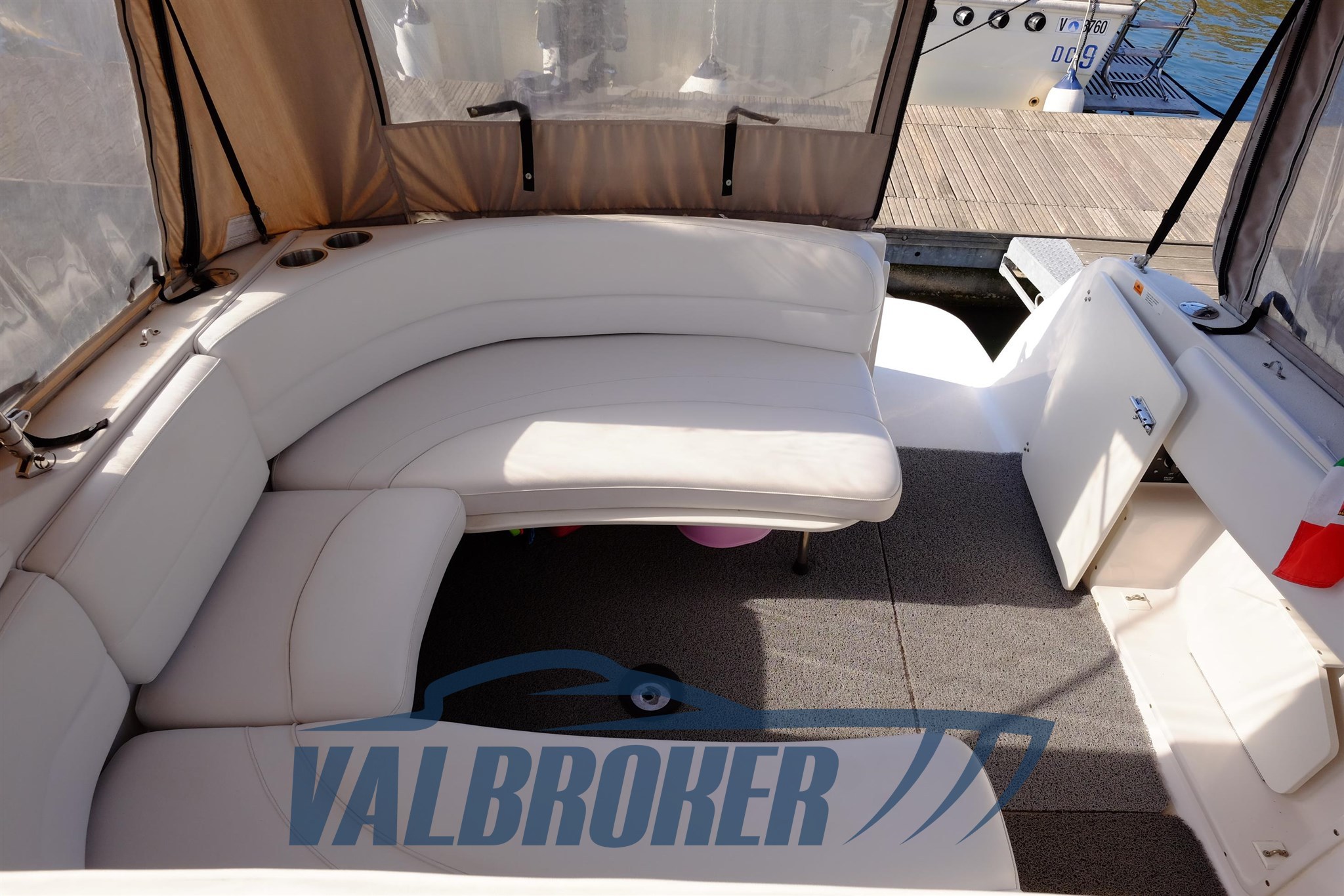 Four Winns 268 Valbroker (48).JPG